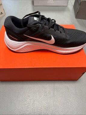 Nike Black & White Men's Running Shoe with Swoosh